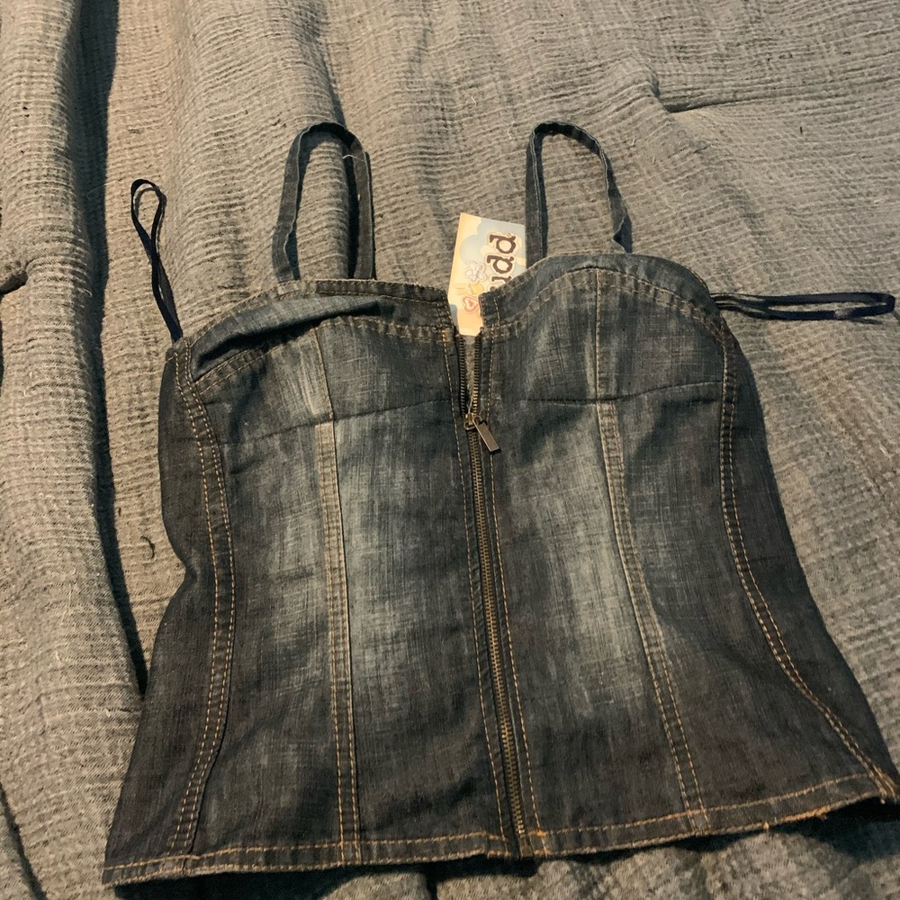 Tops - Picture 6 of 7